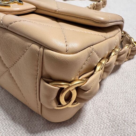 Chanel 24K Small Flap Bag Beige Quilted with CC Strap - Picture 4 of 16